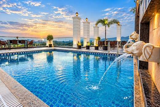 Revaas Lake View Boutique Hotel