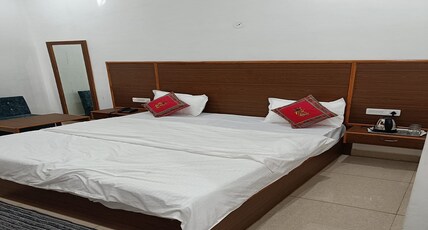 Khajuraho Holiday Resorts Room Type - Delux Room