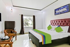 Hotel Royal Empirre Near PEC-PGI-PU Chandigarh