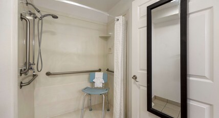 Best Western Mesquite Inn Room Type - Accessible - 2 Queen, Mobility Accessible, Bathtub, Non-Smoking, Continental Breakfast