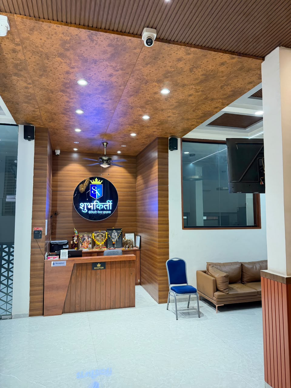 Shubhkirti VIP Guest House - Tap to explore photos