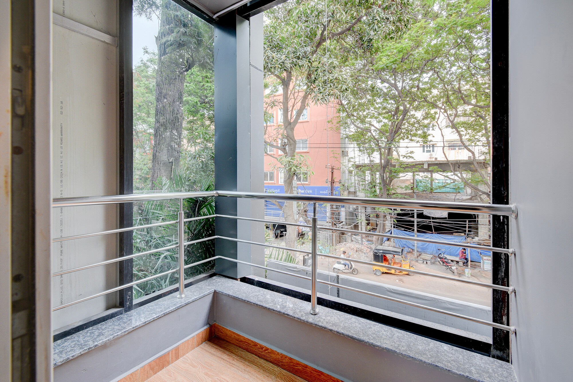 FabHotel Palm Tree - Tap to explore photos