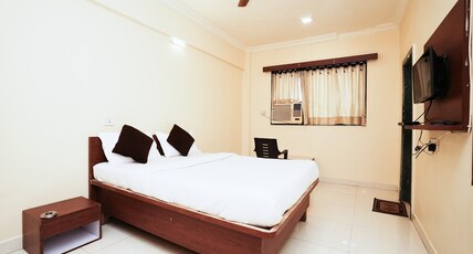 Hotel Della Comfort near Ambreshwar Shiv Mandir, Ambernath Room Type - Delux Ac
