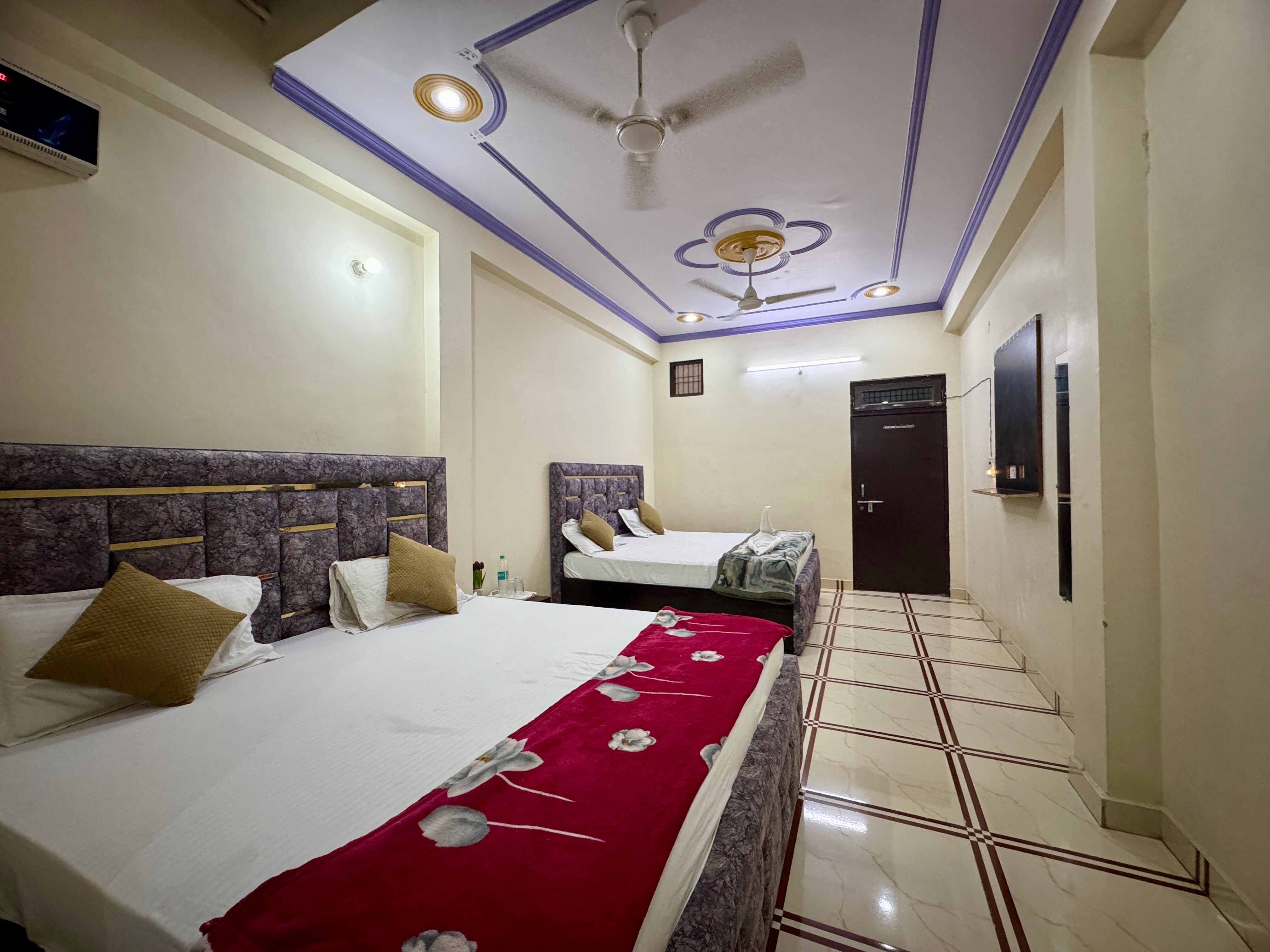 Hotel Bhavana Bhawan - Tap to explore photos