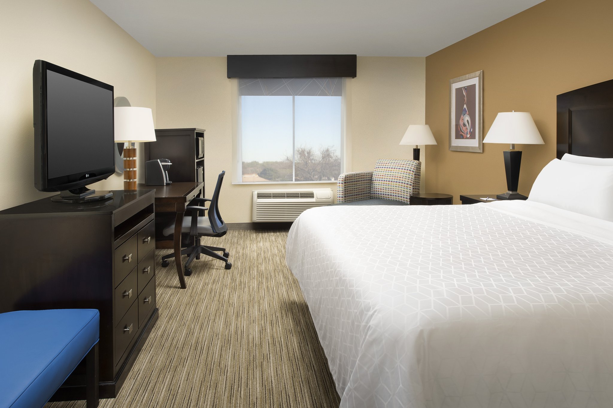 Holiday Inn Express & Suites UVALDE - Tap to explore photos