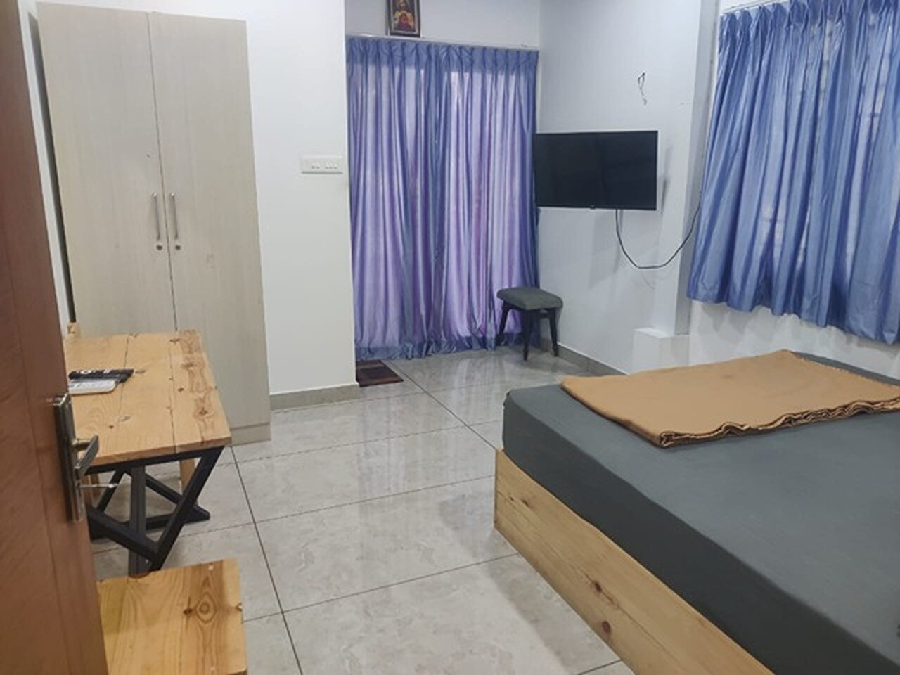 Liara Riverside Three Bedroom Upper Floor - Tap to explore photos