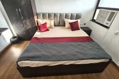 Galaxy Hotel, Jobner
