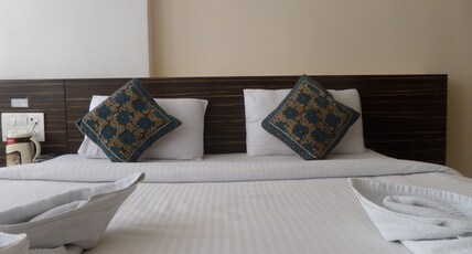 Hotel Saiprasad Executive Room Type - Deluxe AC Room