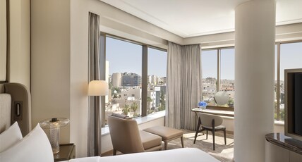 Signia by Hilton Amman Room Type - KING CLUB PANORAMIC SUITE