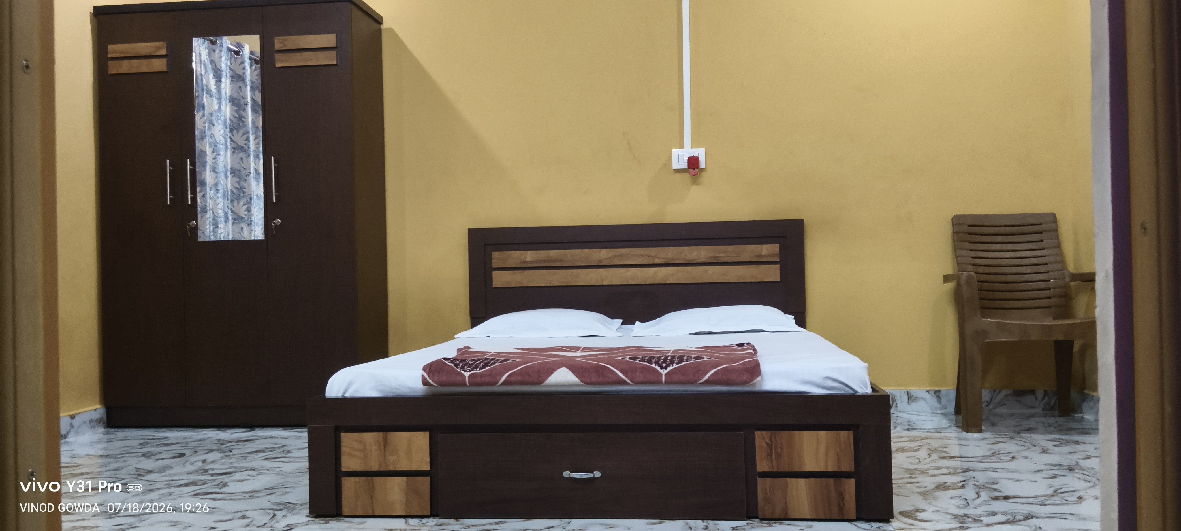Royal Homestay - Tap to explore photos
