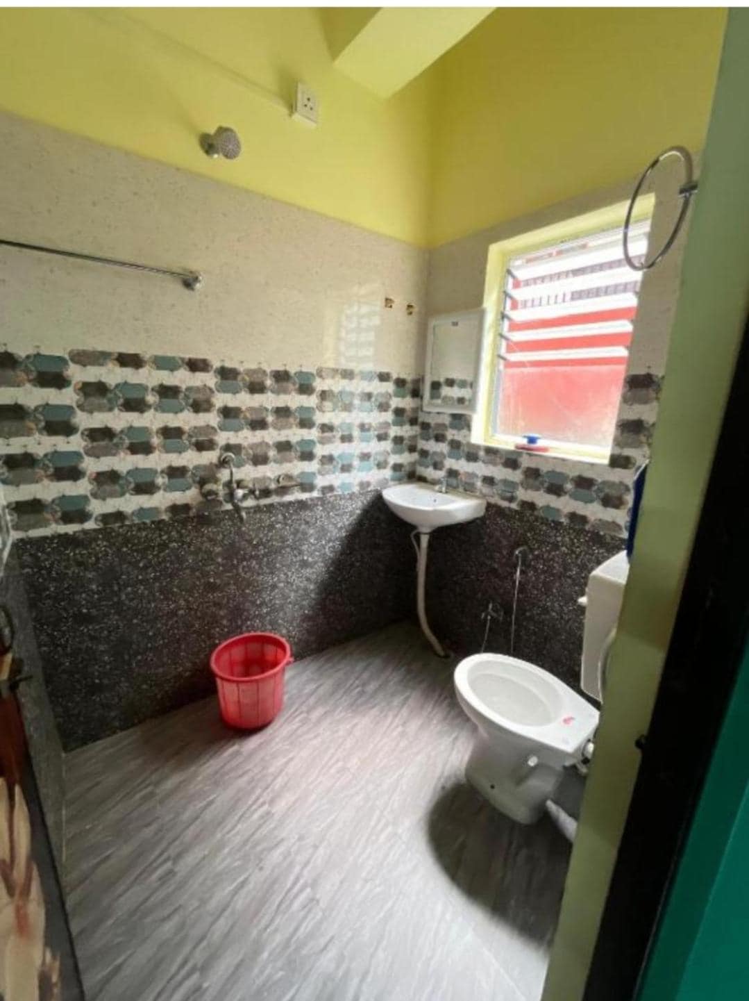 Ujan Homestay - Tap to explore photos