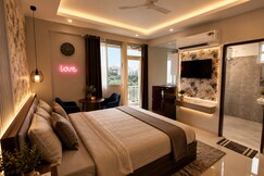 Address of The LUXE Studio