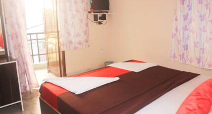 Hotel Blue Moon Room Type - NON AC Room