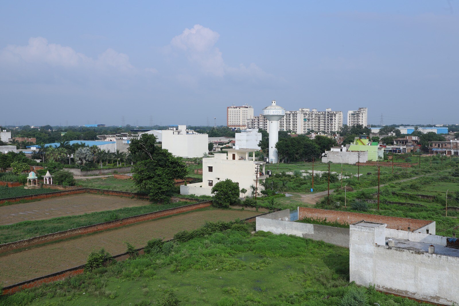 Hotel MR Plaza - Tap to explore photos