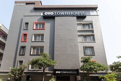 Super Townhouse Habitat New Town Rooms & Party Spaces