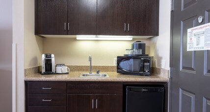 Holiday Inn Oceanside Camp Pendleton Area, an IHG Hotel Room Type - 1 King Bed Standard