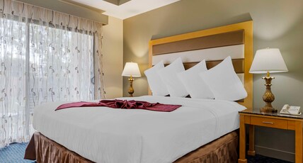 BEST WESTERN PLUS PALM DESERT Room Type - Suite-1 King Bed, Non Smoking Room, High Speed Internet Access, Wet Bar, Microwave And Refrigerator,