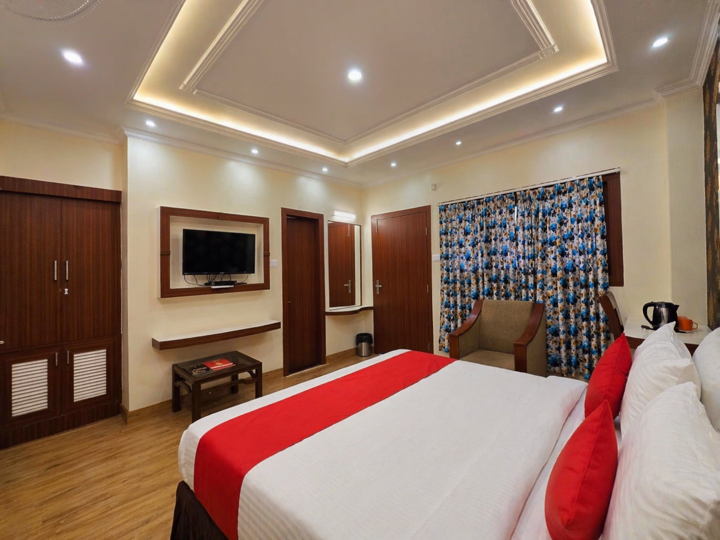 Hotel Himland East | Lift & Ample Parking - Tap to explore photos