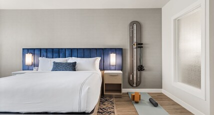 EVEN Hotel AUSTIN UPTOWN NEAR THE DOMAIN Room Type - 1 King Premium Mobility Accessible Transfer Shower