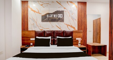 Collection O by OYO Zirakpur Bus Terminal Room Type - Saver Double