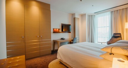 DoubleTree by Hilton Hotel Oradea Room Type - KING ONE BEDROOM SUITE DoubleTree by Hilton Hotel Oradea Room Type - KING ONE BEDROOM SUITE
