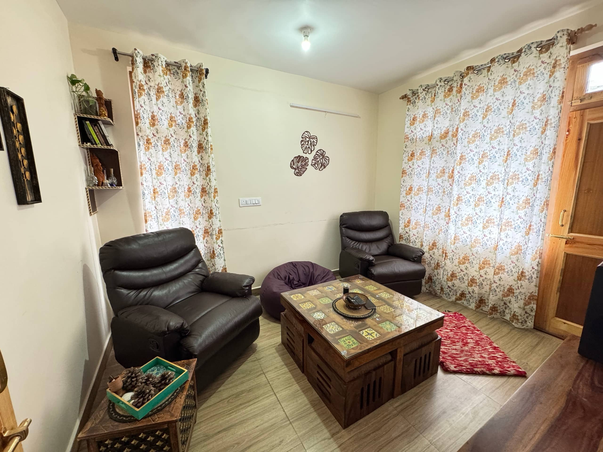 2 Bedroom Stay with Mountain Views - Tap to explore photos