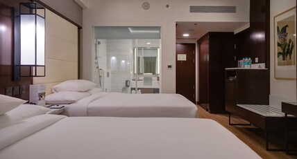 Courtyard by Marriott Surat Room Type - Executive Twin City View 2 Twin Bed