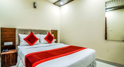 Swastik Stay Room Type - Deluxe Room