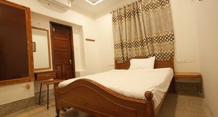 ROYAL STAY VINTAGE Room Type - Deluxe Double Room
