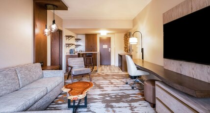 Hilton Denver City Center Room Type - 1 KING 1 BEDROOM SUITE