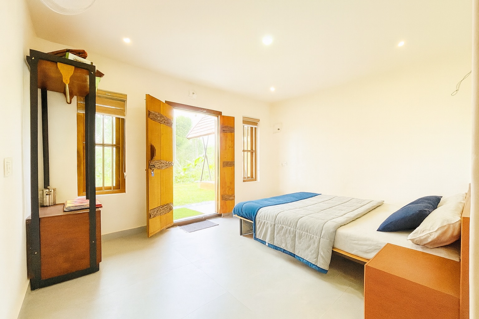 Senthamarai Cottage Quiet Nature Escape - Tap to explore photos
