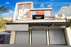Super Townhouse Rajendra Nagar Main Road