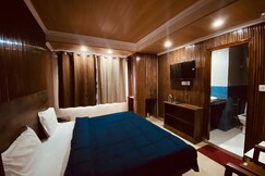 Dzire Inn ( 20 Mtrs From Mall road )