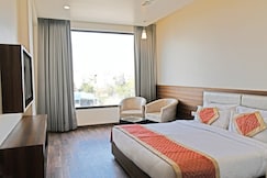 Hotel Regal By Rhytham