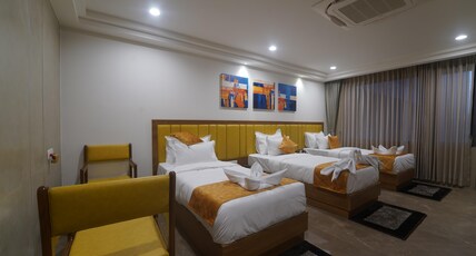 HOTEL STATURE INN Room Type - Executive Triple room with three single bed