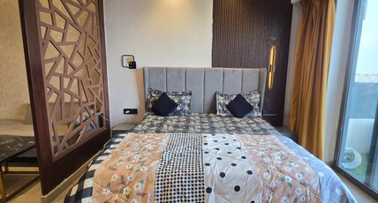 Noida Central Suites Room Type - Bedroom