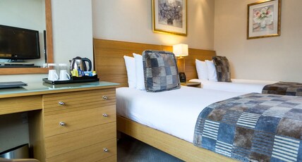 Hilton London Metropole Room Type - TWO BEDROOM FAMILY SUITE