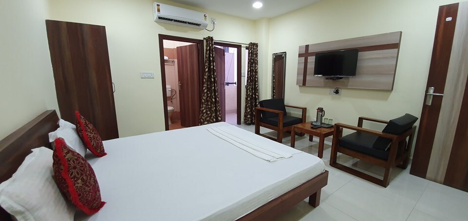 KANAKSHRI HOTEL - Tap to explore photos
