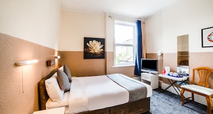 OYO Devine Beach Hotel Room Type - Standard Double Room