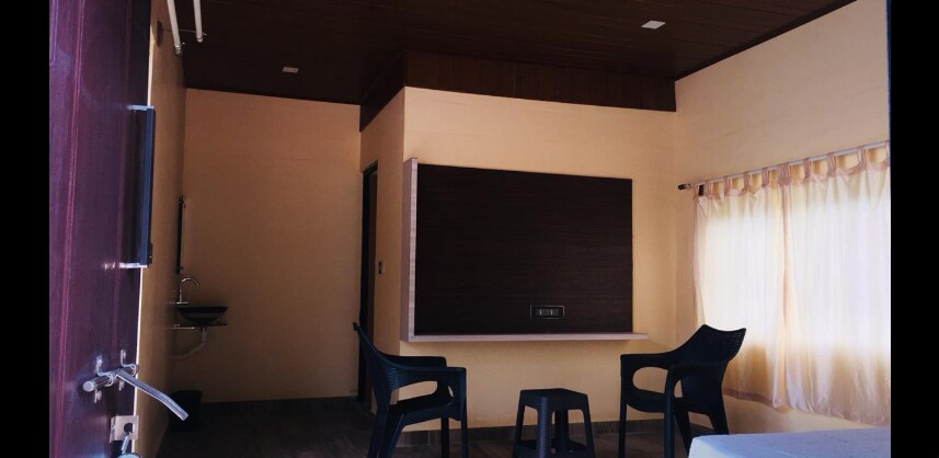 Red Rock Homestay | Rooms & Pool - Tap to explore photos