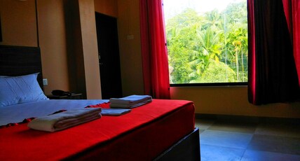 Hotel Ross & Smith Room Type - SUPER DELUXE TRIPLE BED AC ROOM