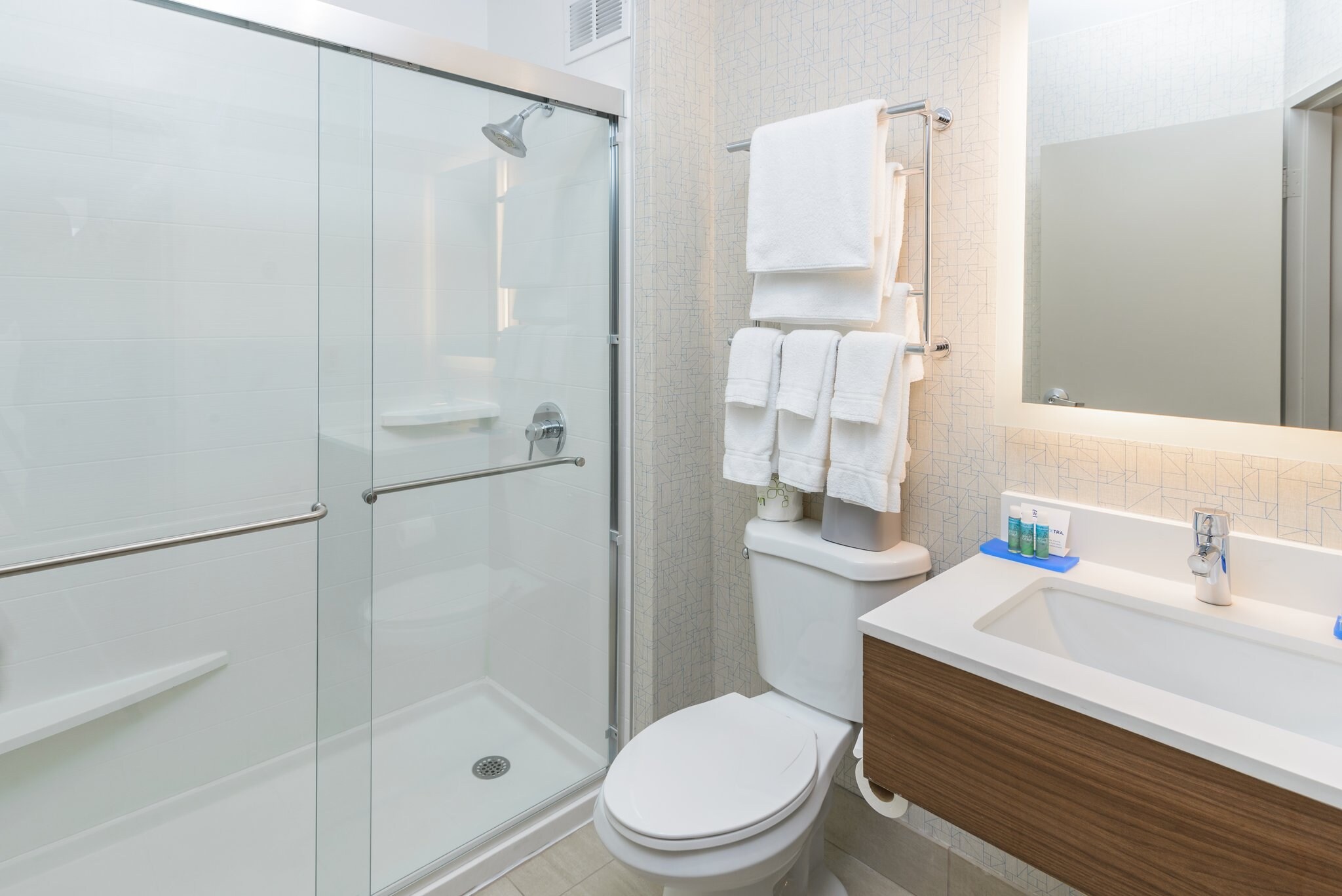 Holiday Inn Express SOUTHINGTON - Tap to explore photos