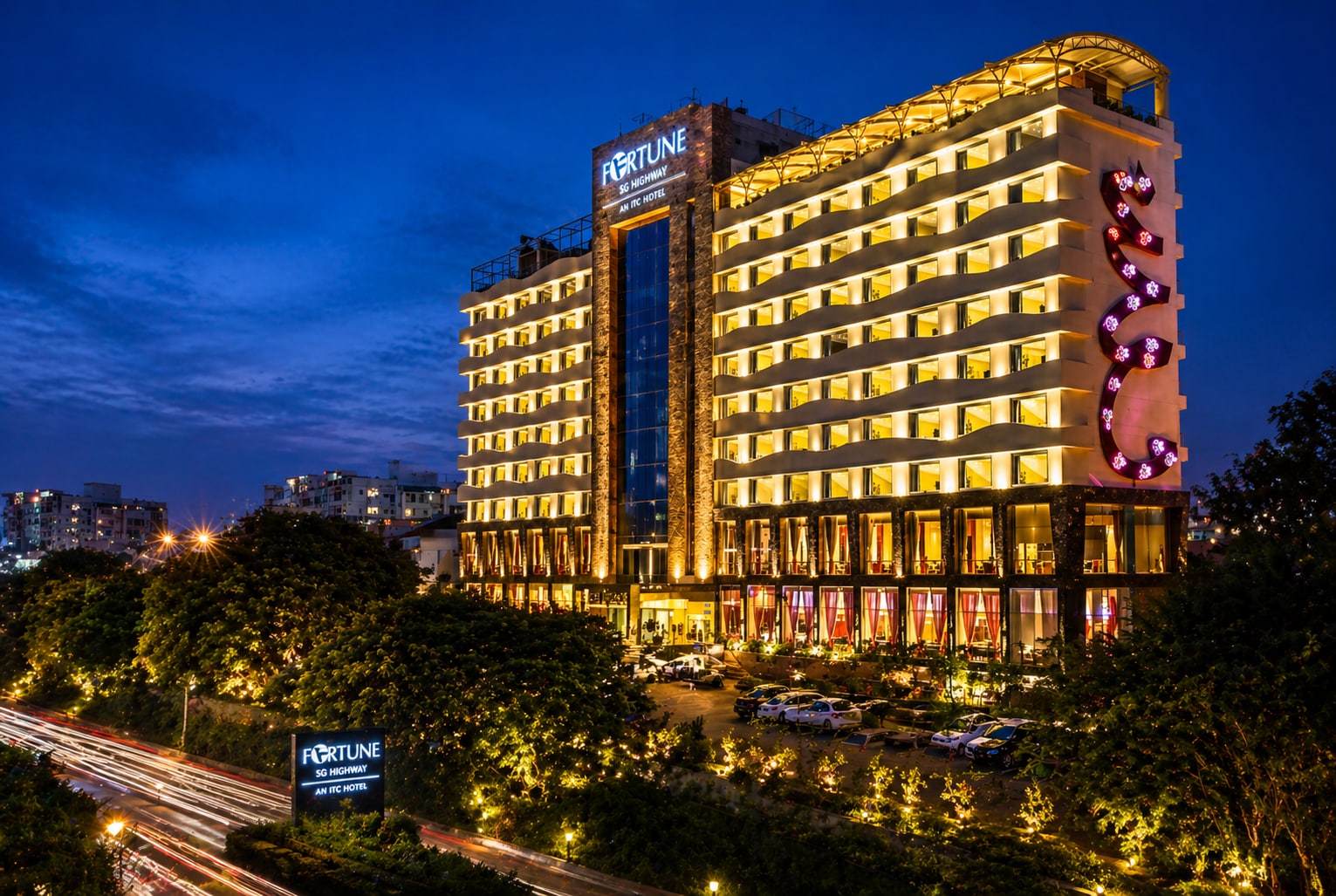 Fortune Select SG Highway, Ahmedabad - Member ITC Hotels' Group - Tap to explore photos