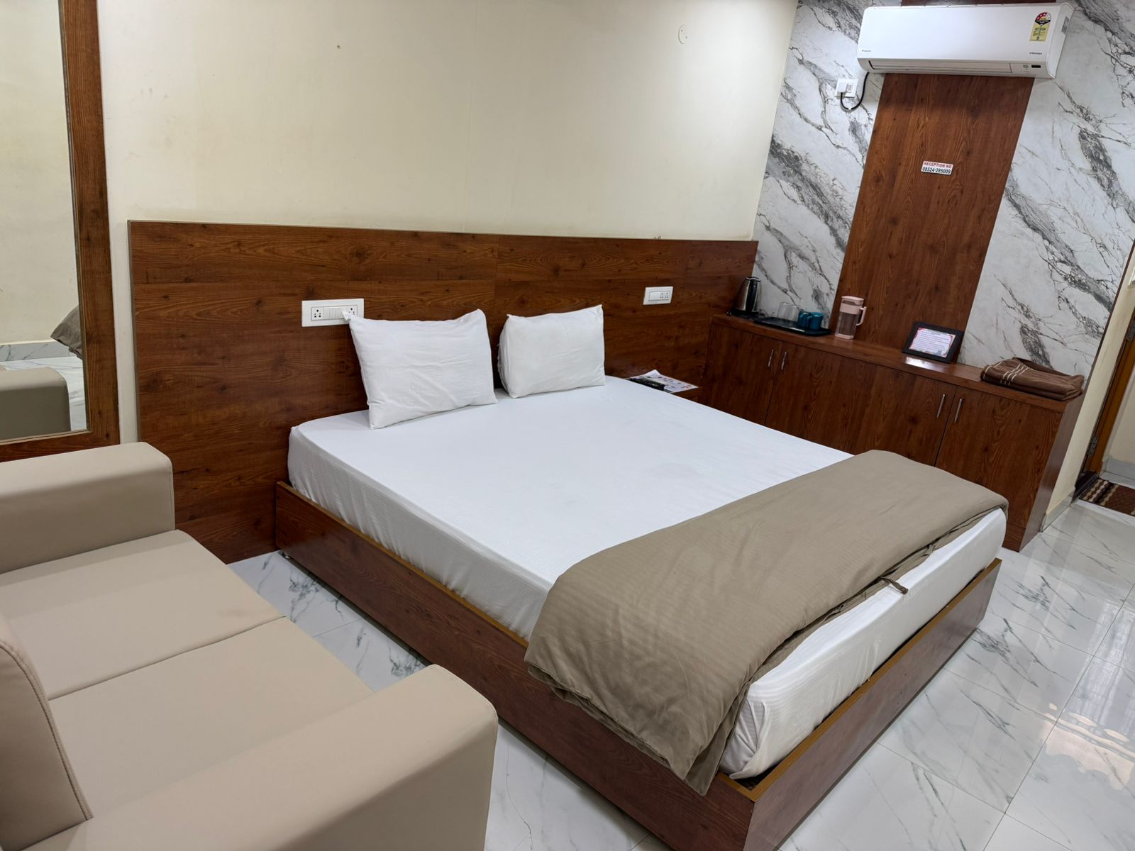 HOTEL RAGHAVENDRA GRAND INN - Tap to explore photos