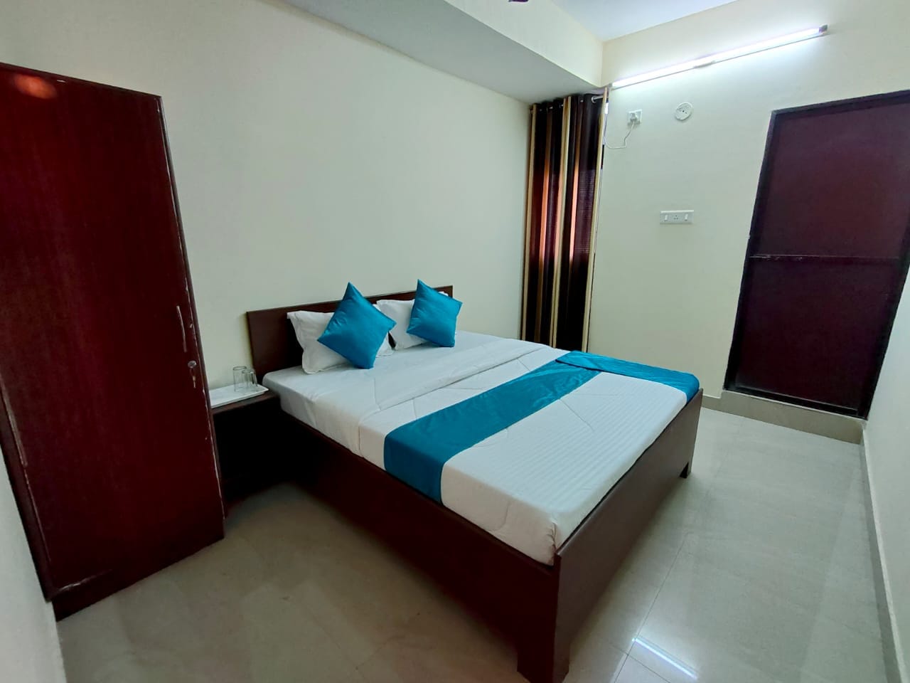 Hotel Ashoka - Tap to explore photos