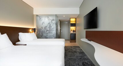 Holiday Inn Express Newcastle Room Type - 2 Single Standard with Free Breakfast