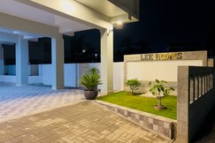 Lee Rooms