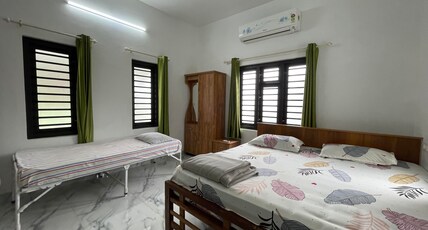 Jayuz Homestay Room Type - AC deluxe double Room