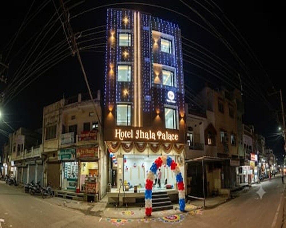 Hotel Jhala Palace near Nanakheda Bus stand - Tap to explore photos