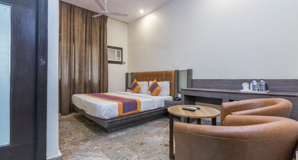Rupam Hotel - Air Purified Comfort Room Type - Deluxe Room with Air Purifier and Free Wifi